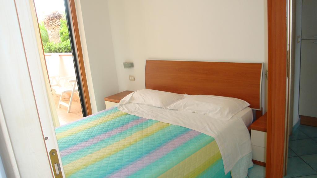 Ischia Uno Residence Forio  Phòng bức ảnh