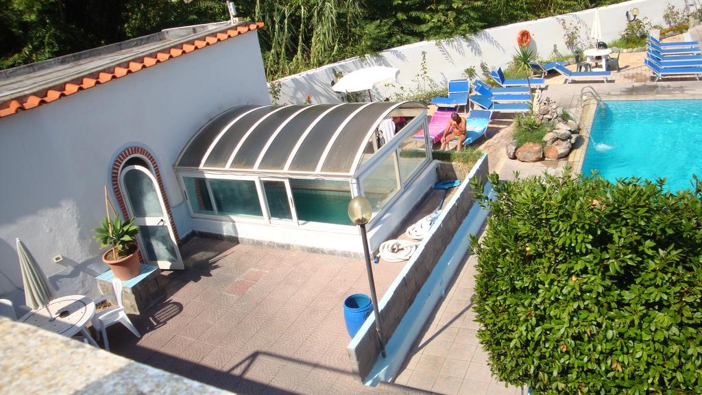 Ischia Uno Residence Forio  Phòng bức ảnh