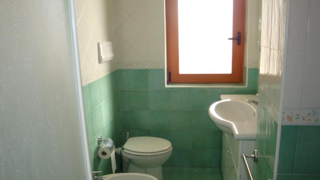 Ischia Uno Residence Forio  Phòng bức ảnh